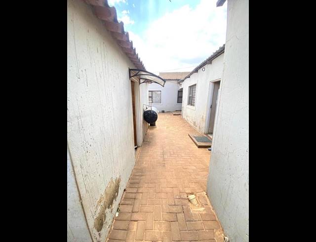 0 BEDROOM PROPERTY TO RENT IN BRAM FISCHERVILLE